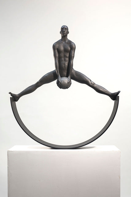 MAN ON A LARGE BOW (HOMBRE SOBRE ARCO GRANDE)